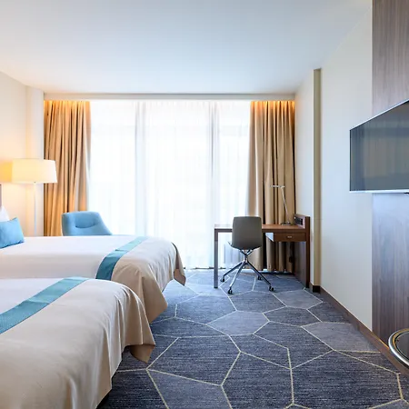 Crowne Plaza By Ihg 4*