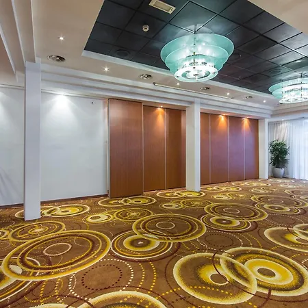 Crowne Plaza By Ihg