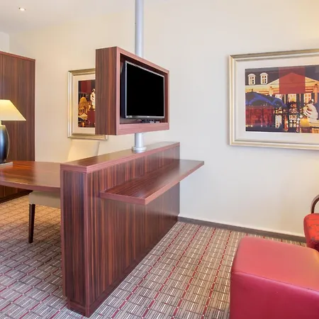 Crowne Plaza By Ihg 4*
