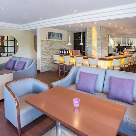 Crowne Plaza By Ihg Hotel 4*