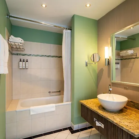 Crowne Plaza By Ihg 4*