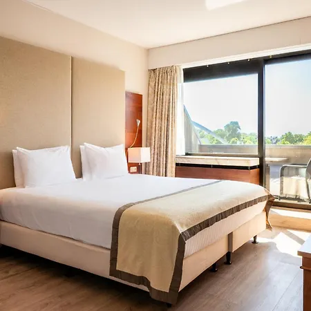 Crowne Plaza By Ihg