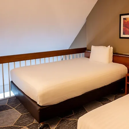 Crowne Plaza By Ihg