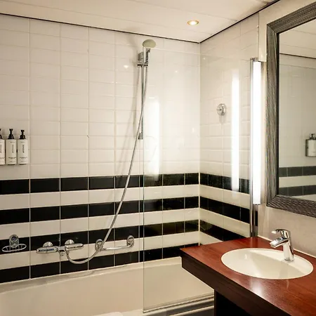 Crowne Plaza By Ihg Hotel 4*