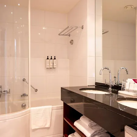 Crowne Plaza By Ihg Hotel 4*